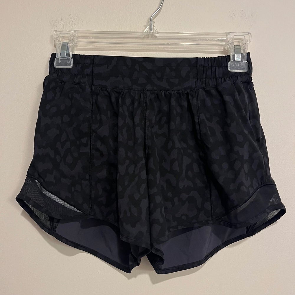 Lululemon Shorts Hotty Hot Short 4" Inseam Formation Camo Black Gray Women 4